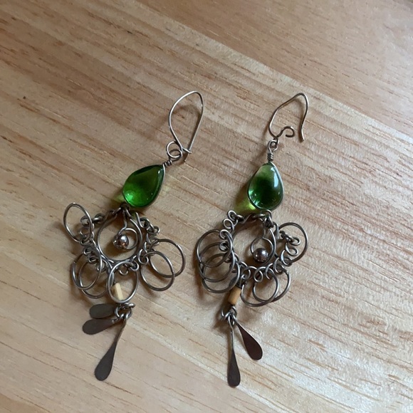 Light green glass bead earring Made in India - Picture 3 of 6